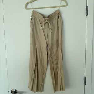 Eight Paris Linen Set